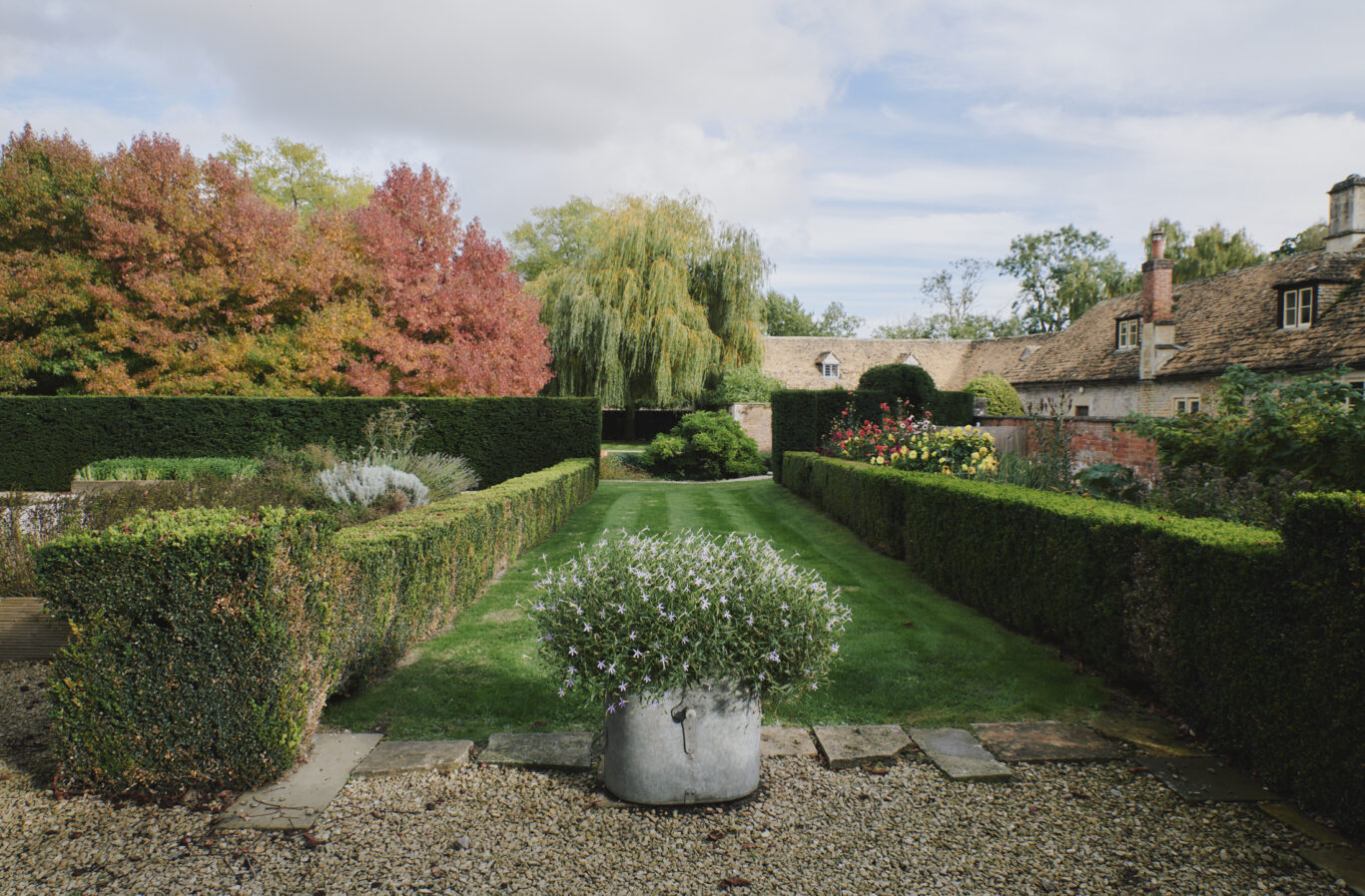 Cotswold luxury holiday home outdoor gardens Langley Park