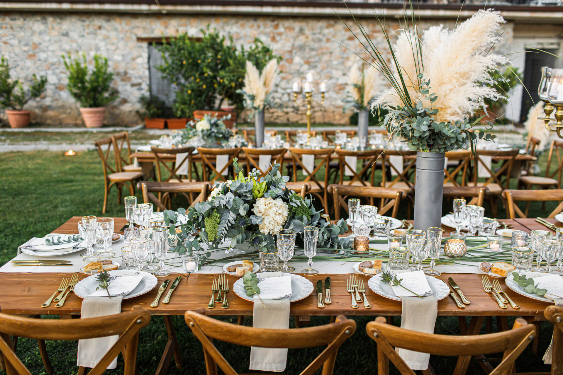 Luxury wedding catering for Italian outdoor wedding